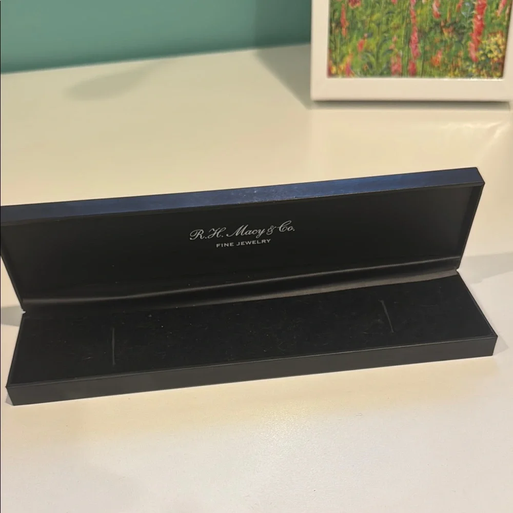 Assorted Designer Gift Boxes - Picture 7 of 8